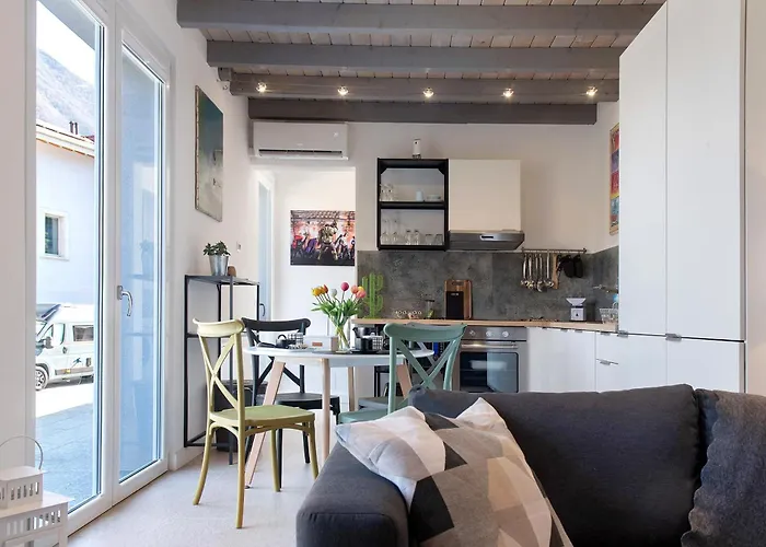 Residenza La Fonte Dependance * Laveno-Mombello